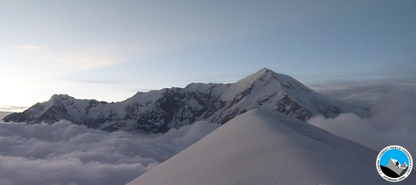 Baden-Powell Peak 5,825 m