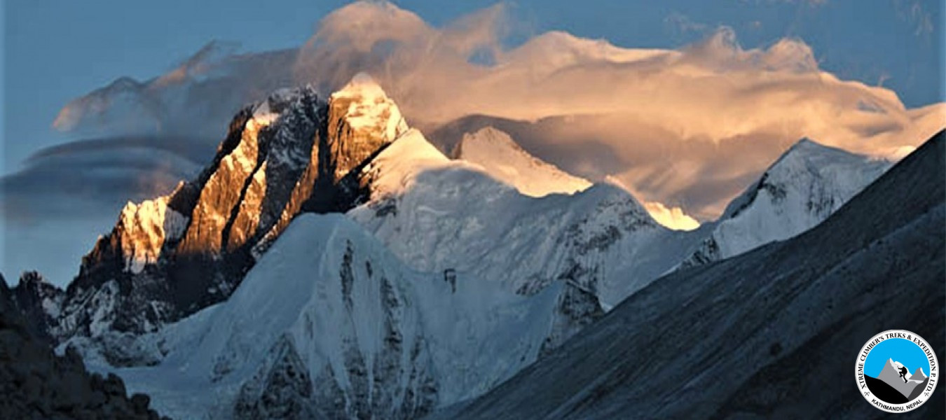 Makalu Sherpani Col (6135m)