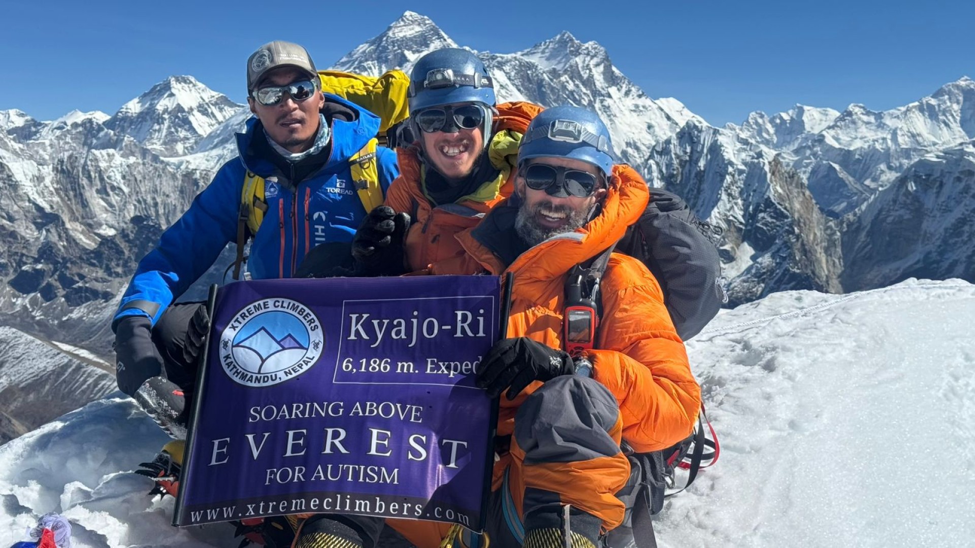 A Journey Beyond Limits: 𝐅𝐢𝐫𝐬𝐭 𝐒𝐮𝐦𝐦𝐢𝐭 𝐛𝐲 𝐚𝐧 𝐈𝐧𝐝𝐢𝐯𝐢𝐝𝐮𝐚𝐥 𝐨𝐧 𝐭𝐡𝐞 𝐀𝐮𝐭𝐢𝐬𝐦 𝐒𝐩𝐞𝐜𝐭𝐫𝐮𝐦.