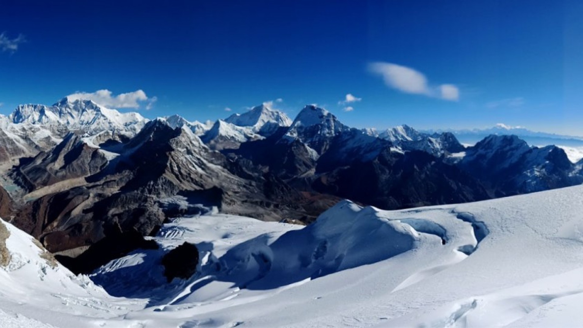 Mera Peak 6,416m Climbing & Amphu Lapcha 5,845m Pass