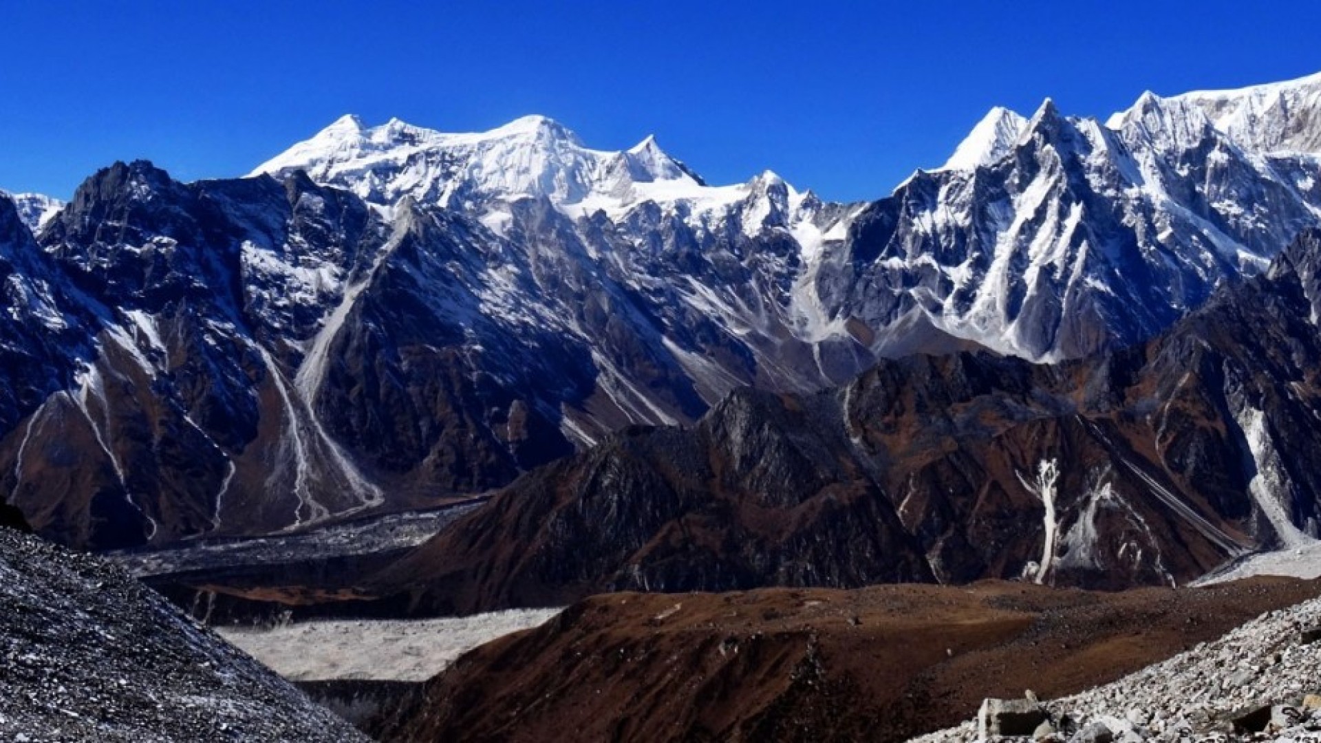 Annapurna Circuit via Naar-Phu (Special Restricted Area) Trek