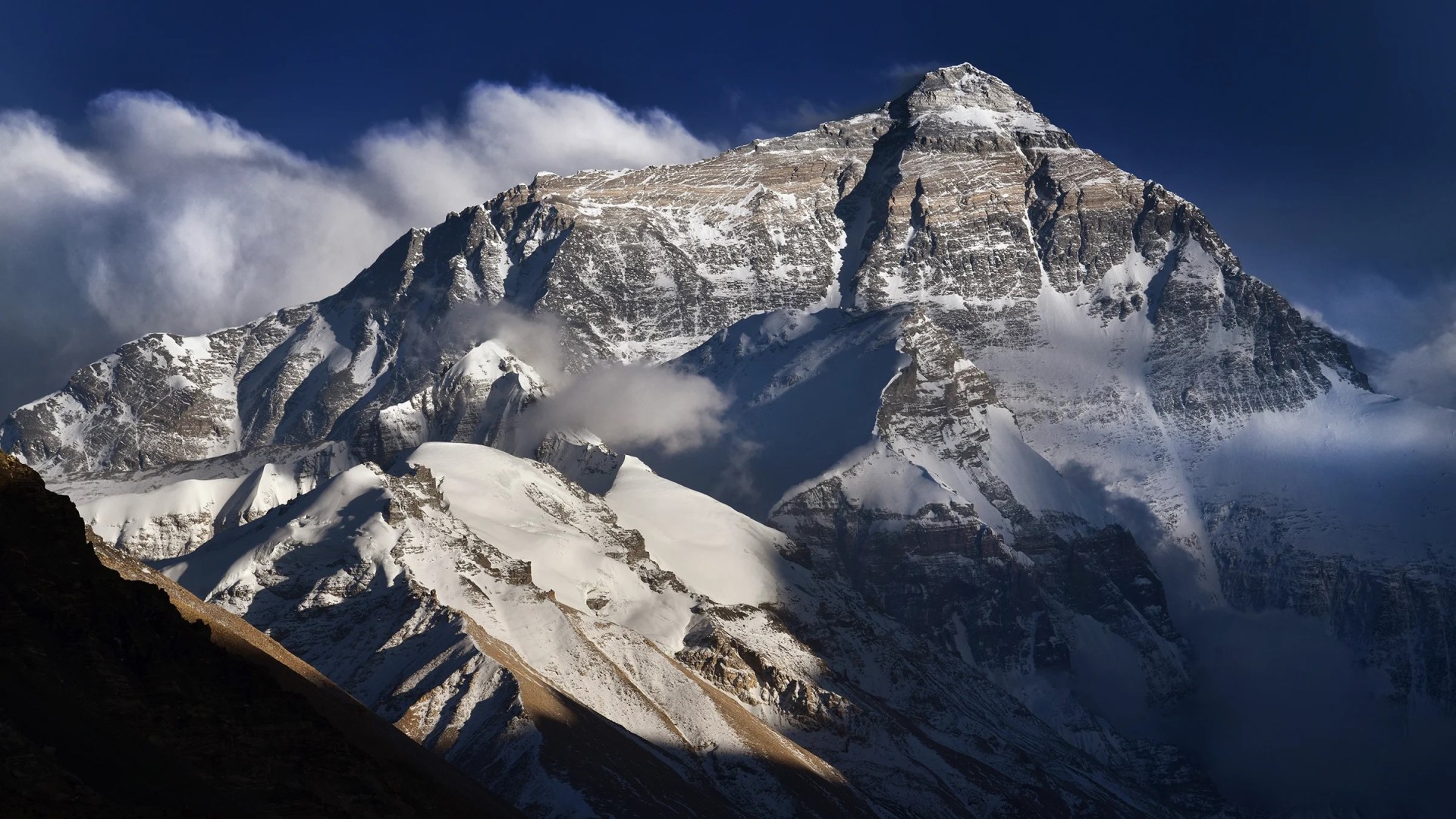 Everest 8,848m. North Climbing Expedition via Kerung Spring