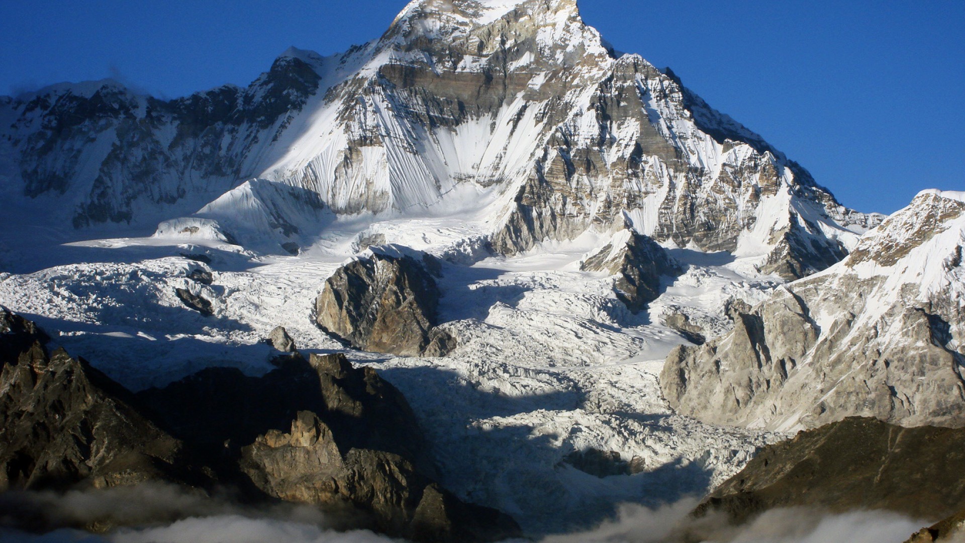 Gyachung Kang 7952m Climbing Expedition